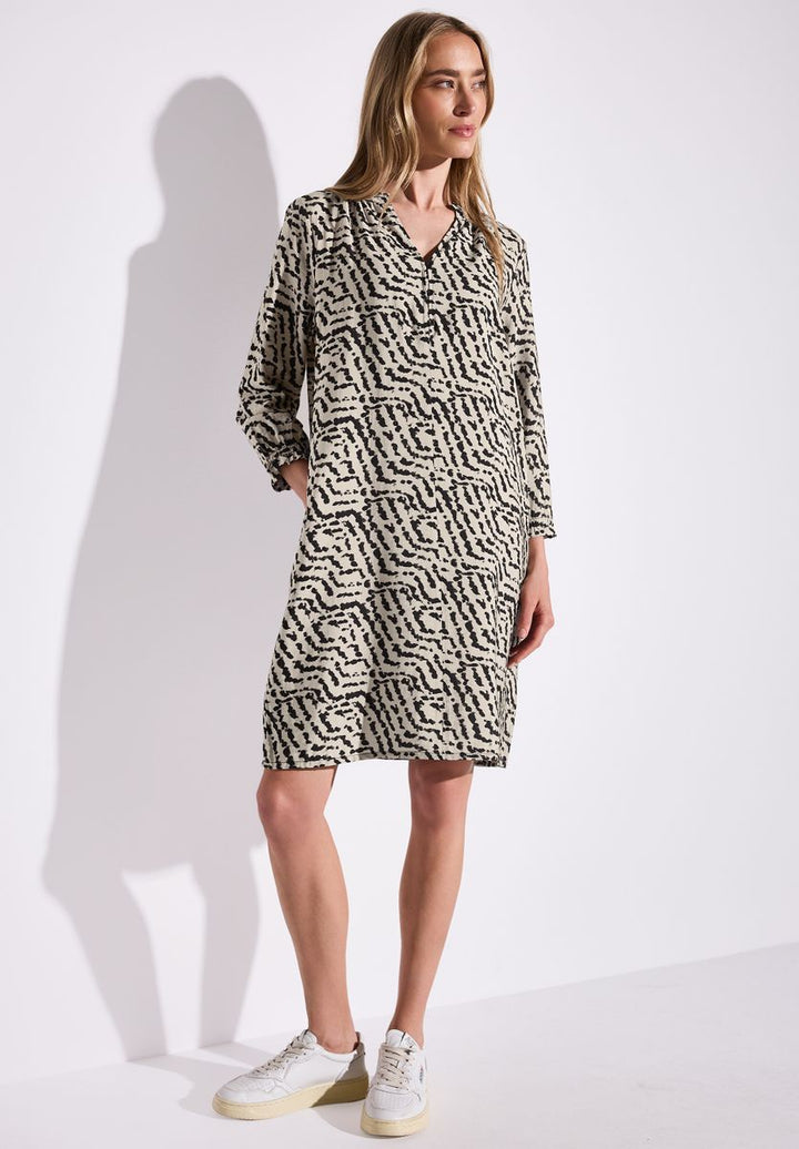 Gemustertes Kleid