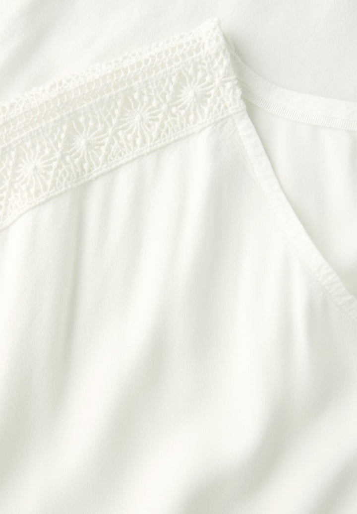 Blusenshirt mit Spitze