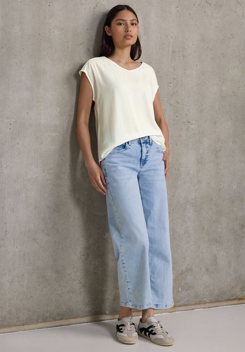 Blusenshirt mit Spitze