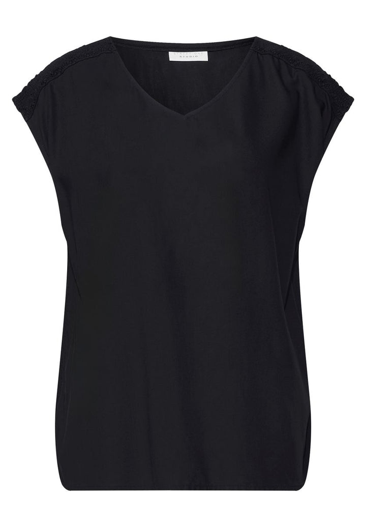 Blusenshirt mit Spitze