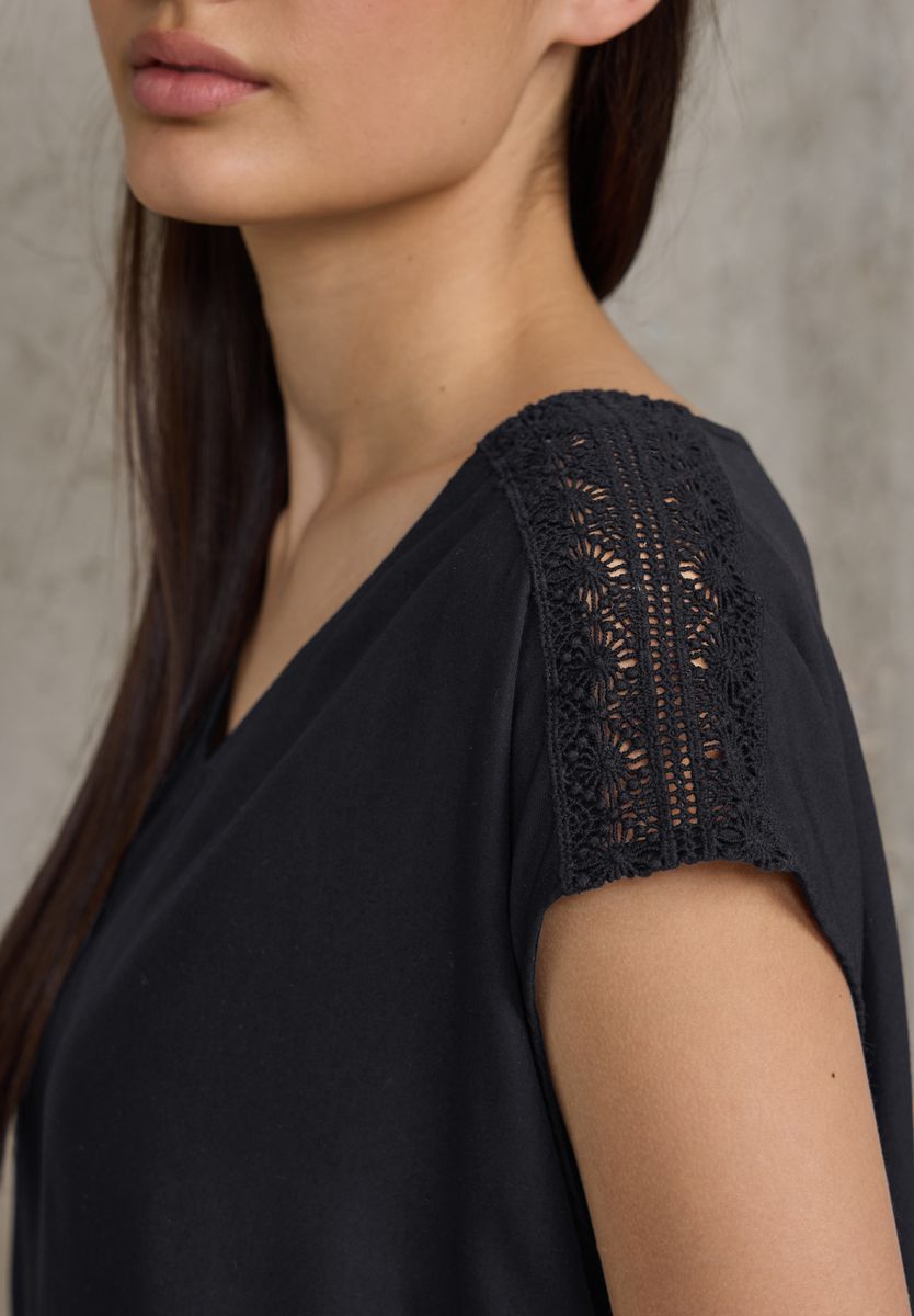 Blusenshirt mit Spitze