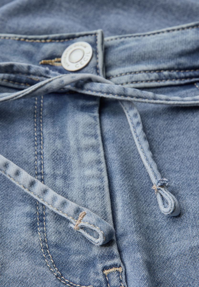 Jogg Shorts im Denim Look