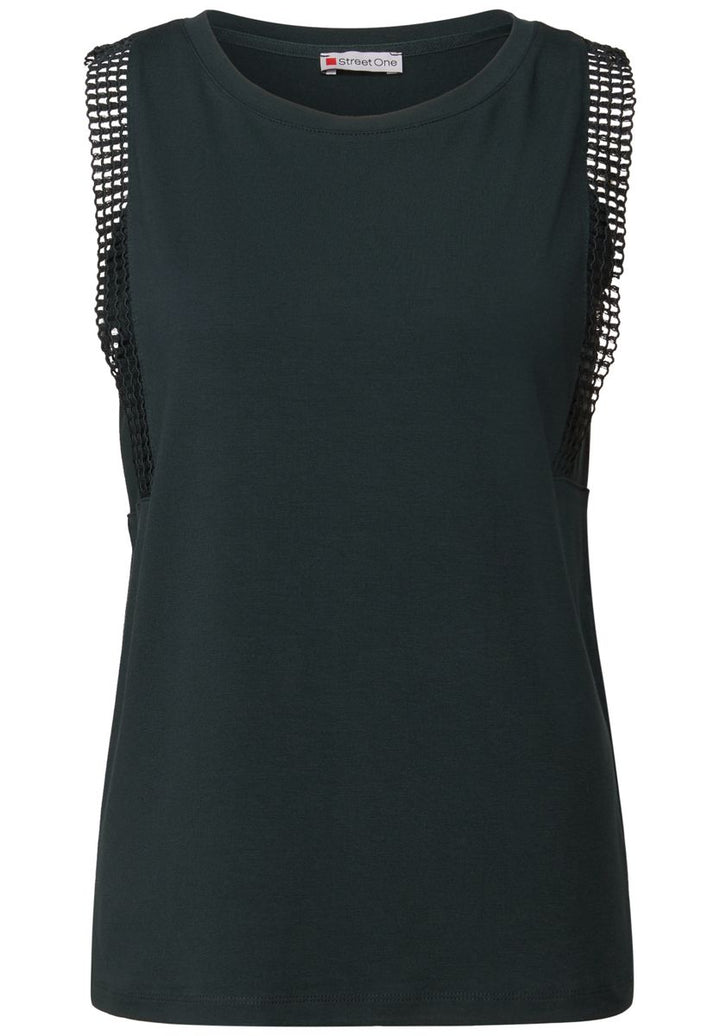 Top mit Häkeldetails