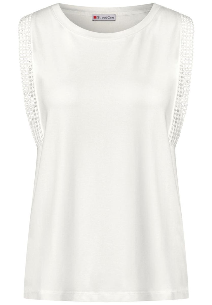 Top mit Häkeldetails