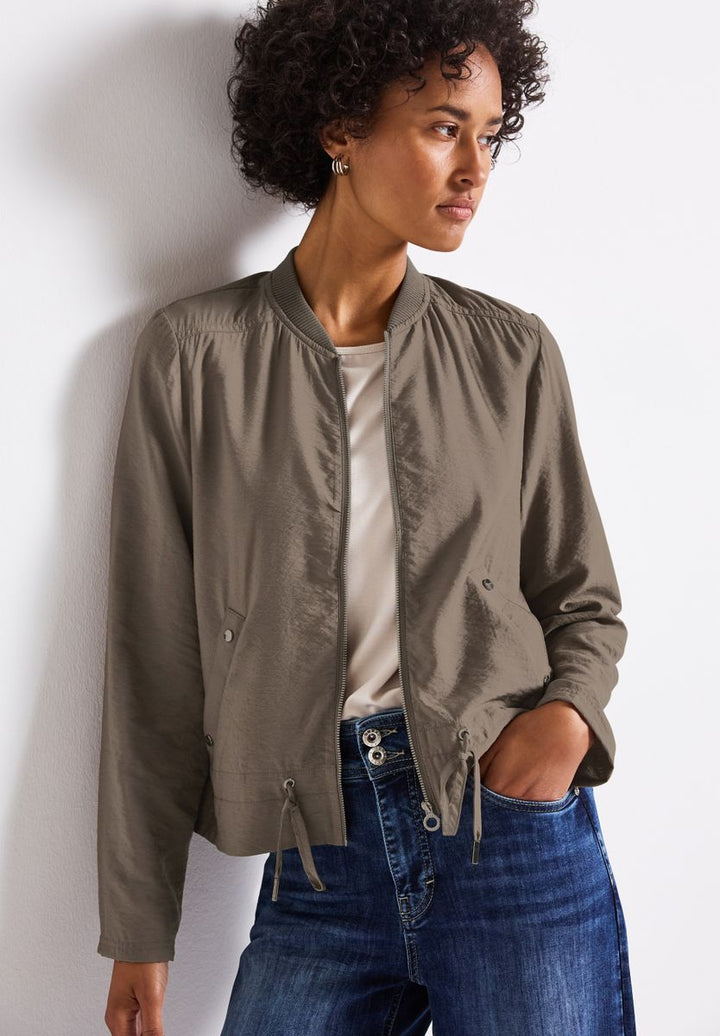 Sommerlicher Blouson