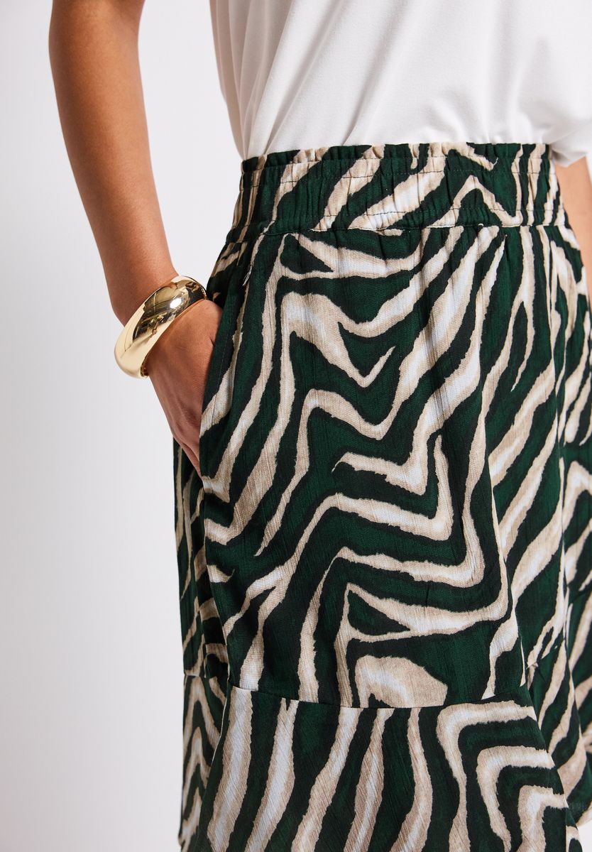 Gemusterter Skort mit Volant
