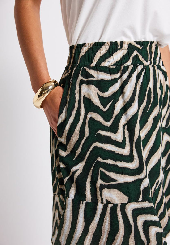 Gemusterter Skort mit Volant