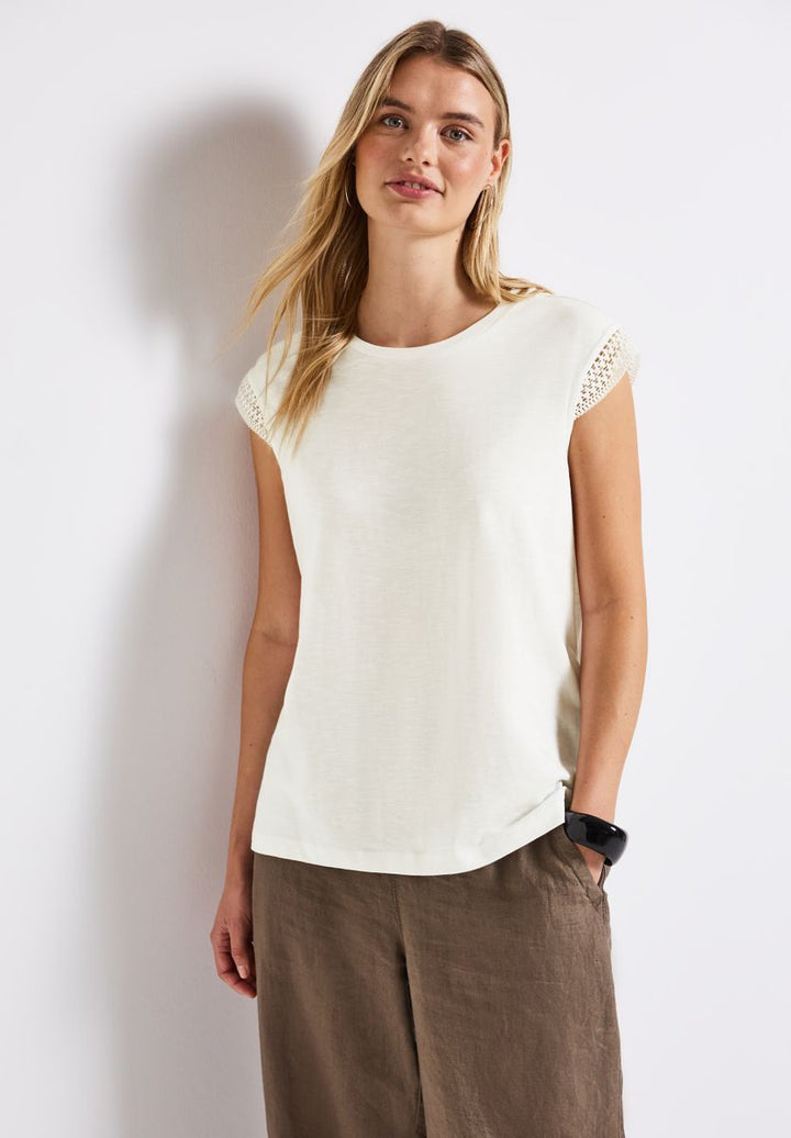 Shirt mit Häkeldetails
