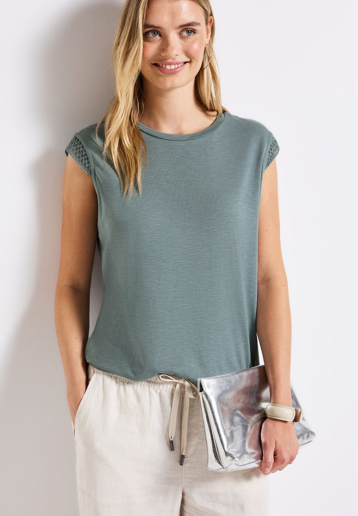 Shirt mit Häkeldetails