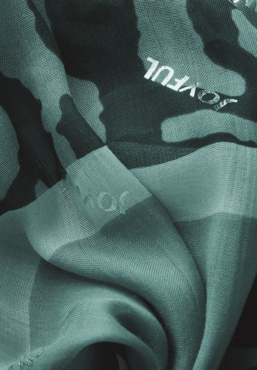 Loop Schal mit Foliendetails