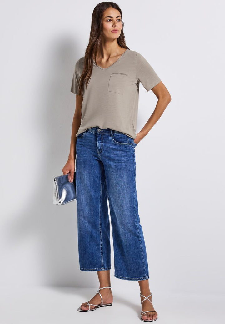 T-Shirt mit Schmuckdetail