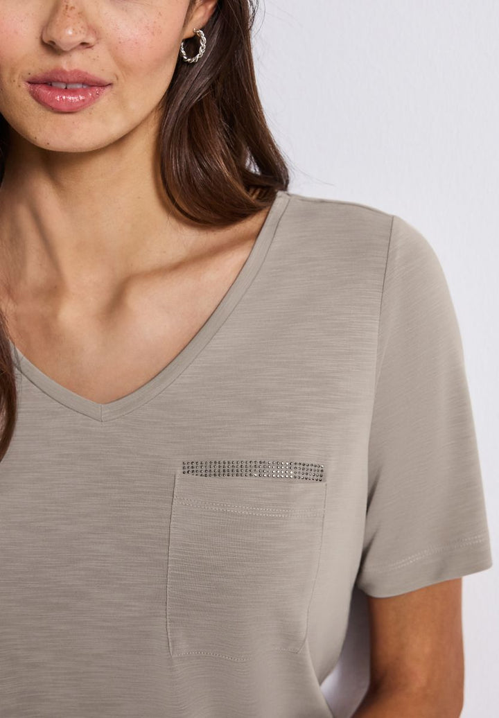 T-Shirt mit Schmuckdetail