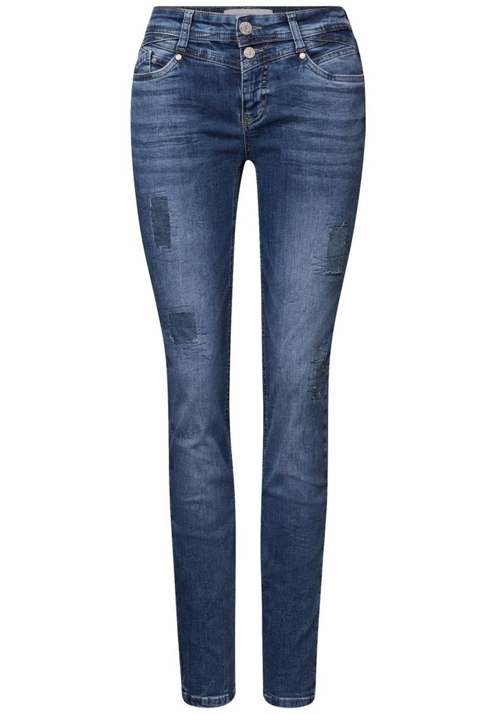 Jeans mit Destroyed Details