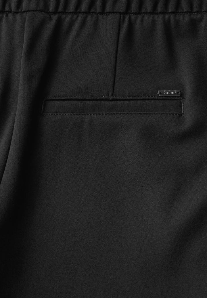 Casual Fit Hose