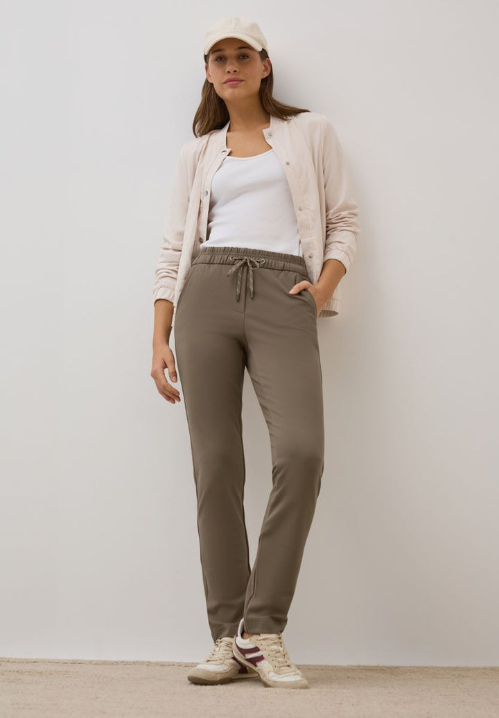 Casual Fit Hose