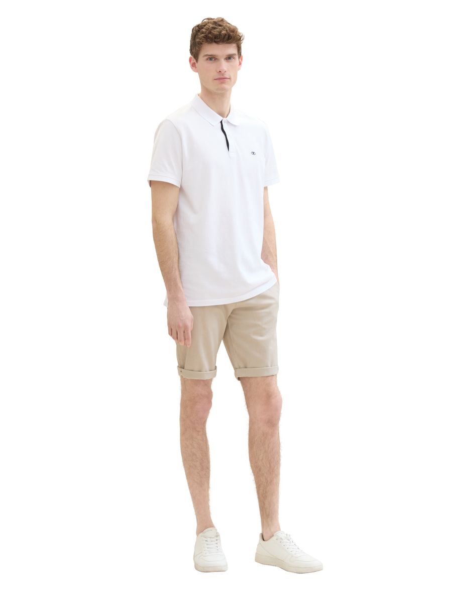 Slim Chino Shorts mit Gürtel