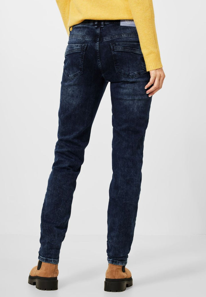 Slim Fit Jeans in Mid Waist