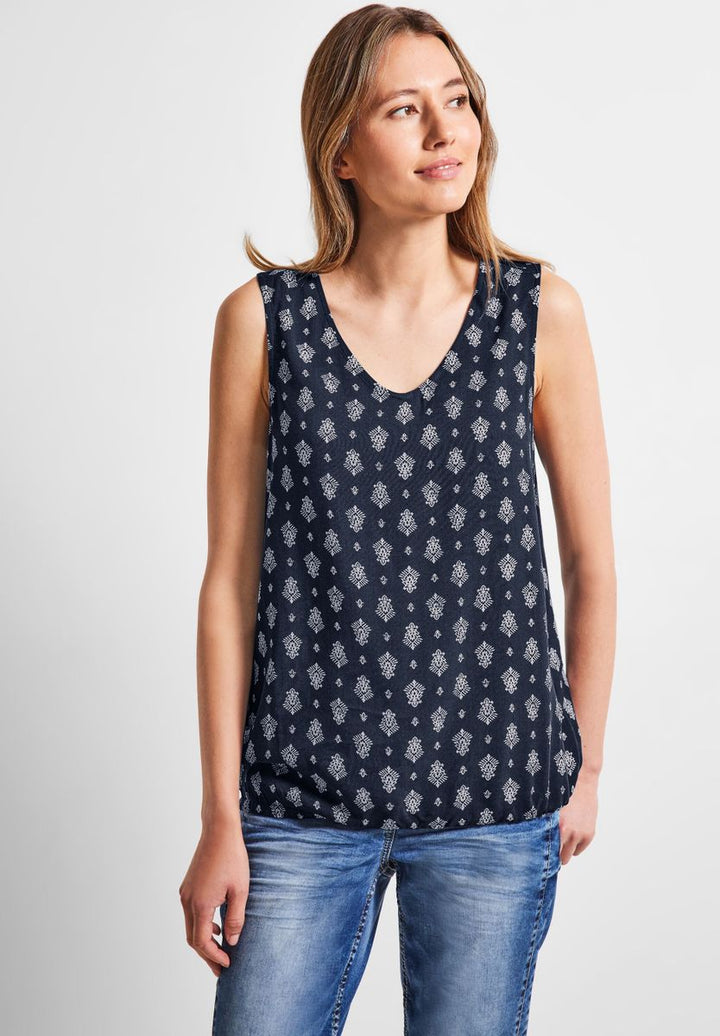 Top mit Minimalprint