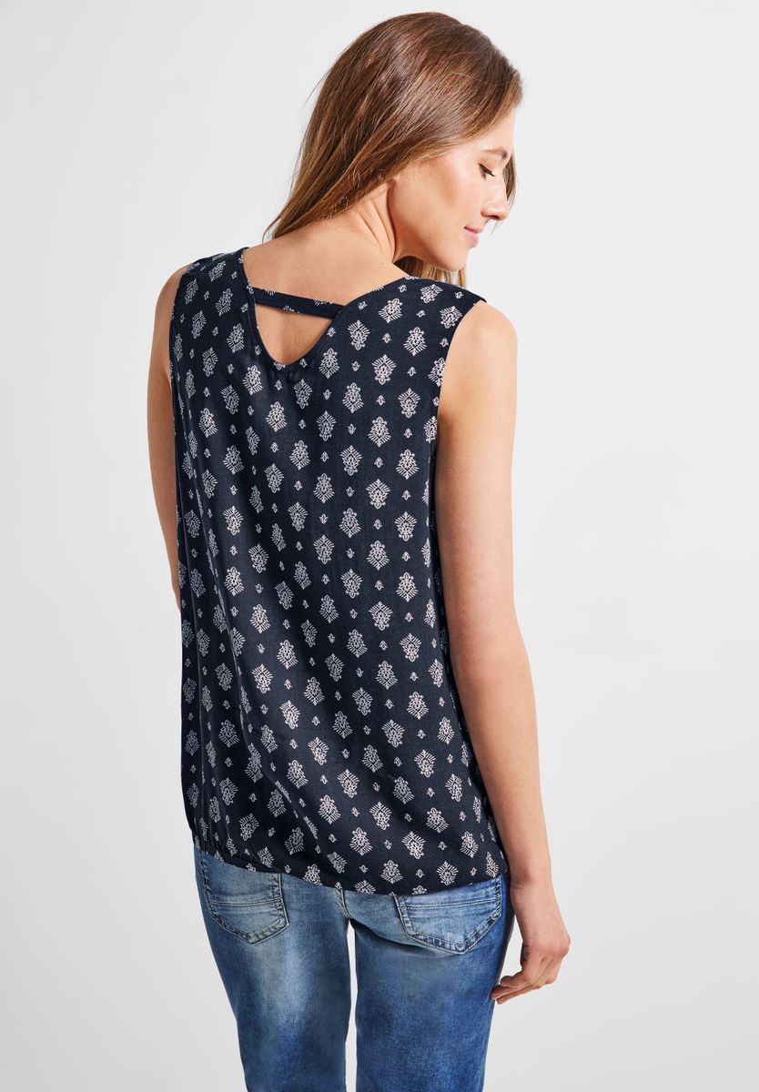 Top mit Minimalprint