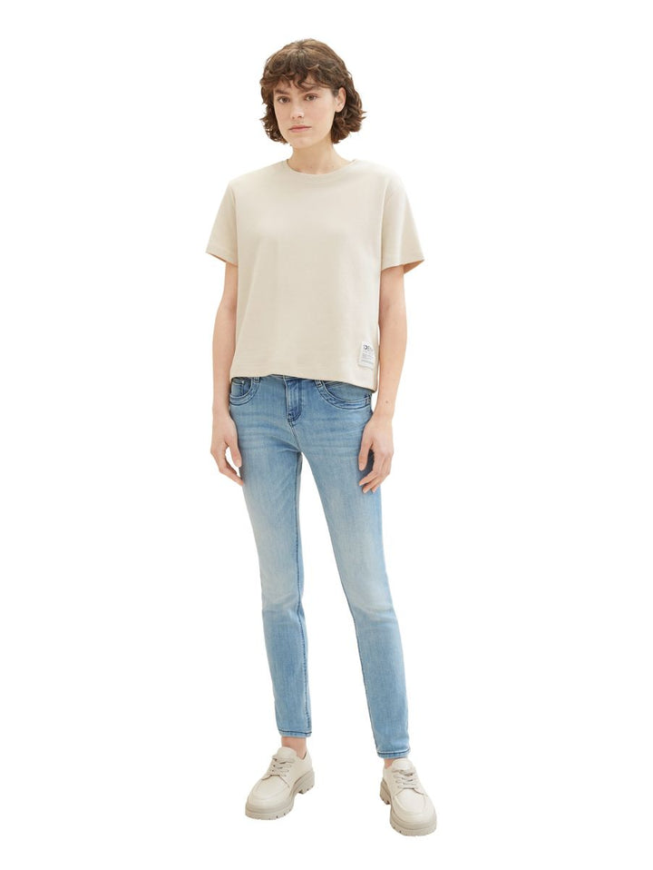 Tapered Jeans mit recycelter Baumwolle